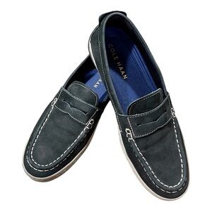 COLE HAAN GRAND, MENS BLACK LEATHER LOAFERS. DETAILED STITCHING. SIZE 8 1/2M